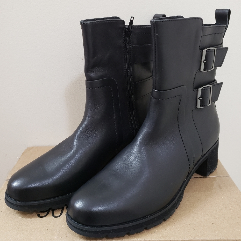Munro Buckle Moto Boot. Women's size 10 N (Narrow). Black.